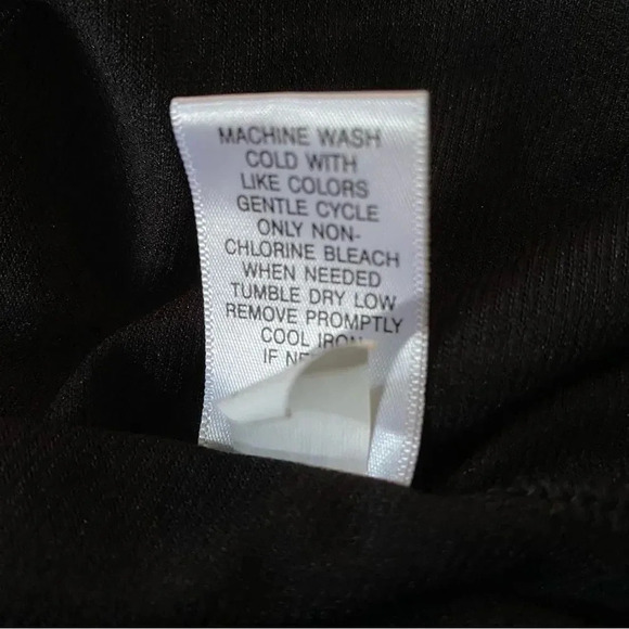 Croft & Barrow 1X Top Shirt Black Floral Scalloped Round Neck Short Sleeve P16 - Picture 6 of 7